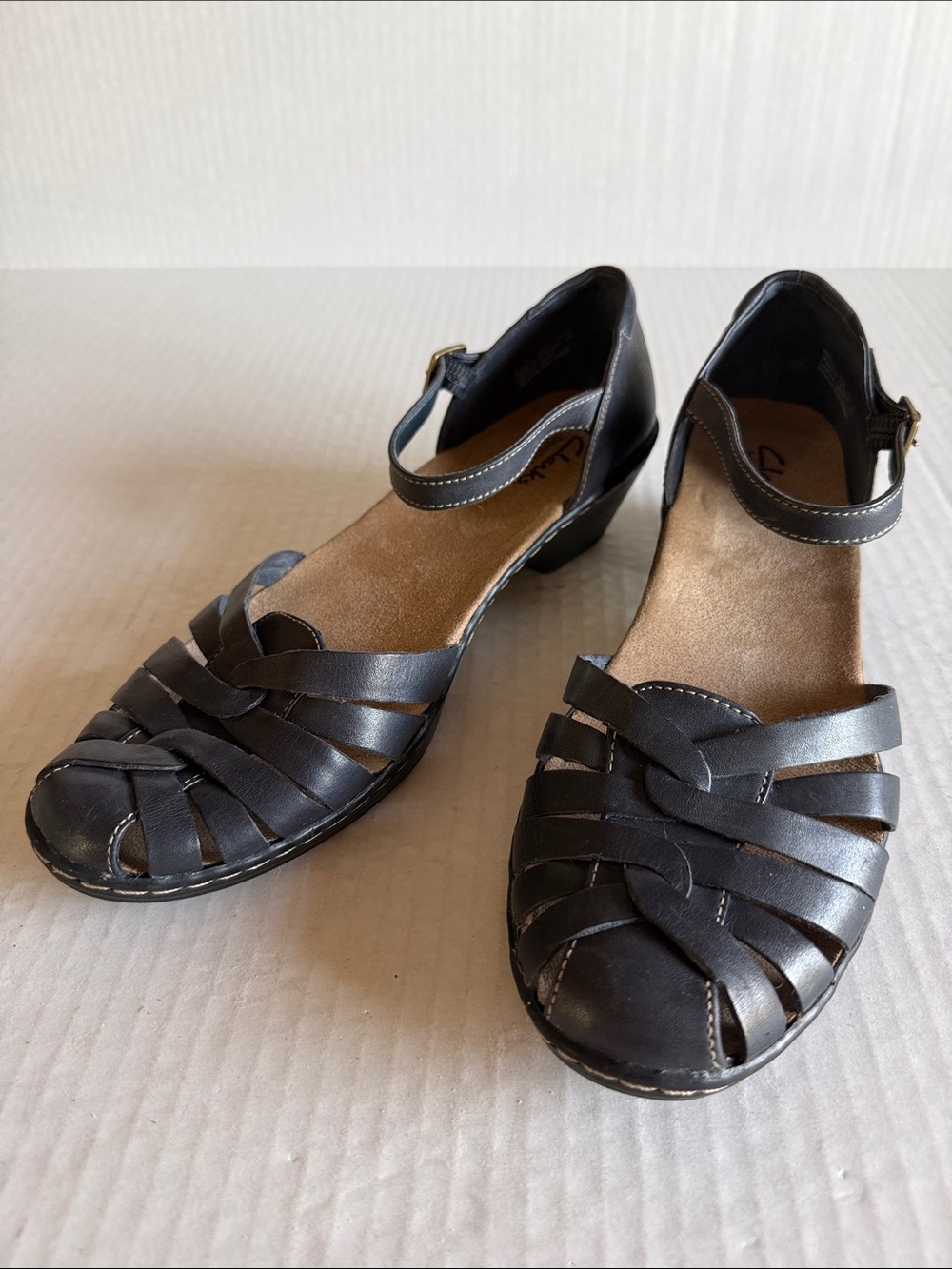 Clark’s Bendables Wendy Land Black Leather Closed Toe Sandals - Picture 2 of 11